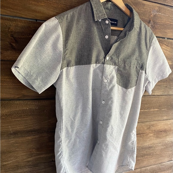 MOLOKAI SURF CO.  Men button up shirt short sleeves size M - Picture 5 of 8